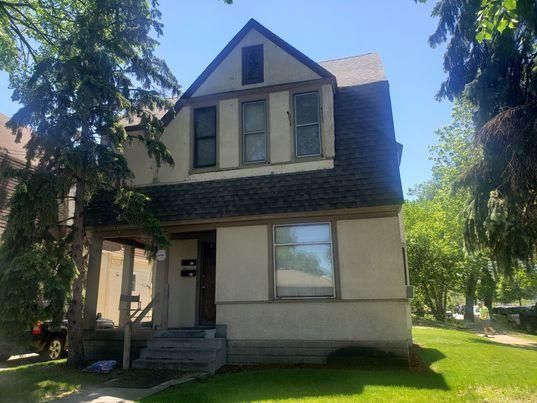 654 24th Ave NE, Minneapolis, MN 55418