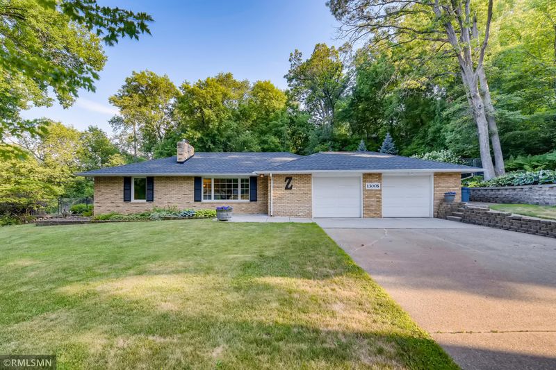 13005 Shady Dale Rd, Minnetonka, MN 55343