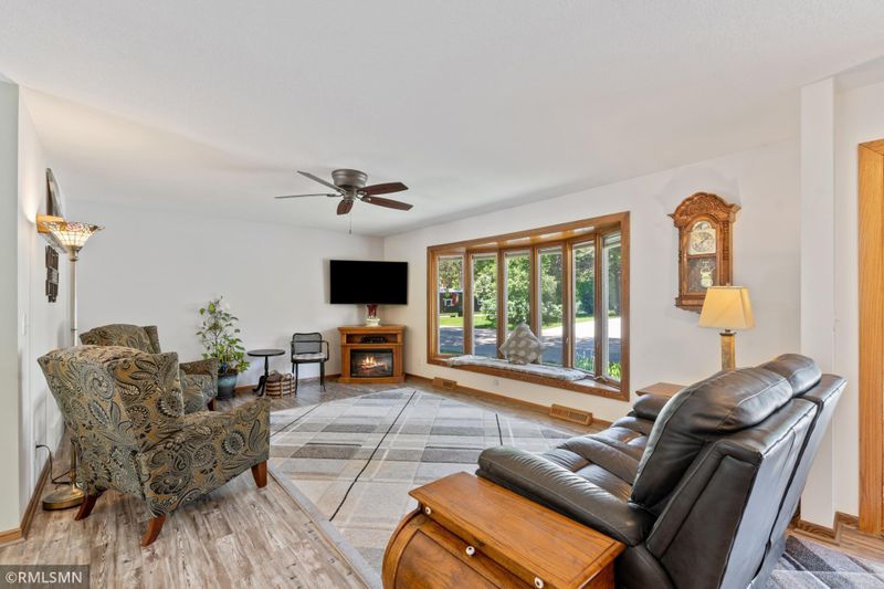 10683 55th St, Clear Lake, MN 55319