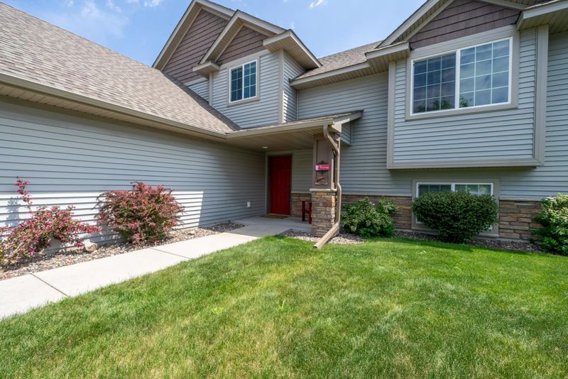 4923 159th St N, Hugo, MN 55038