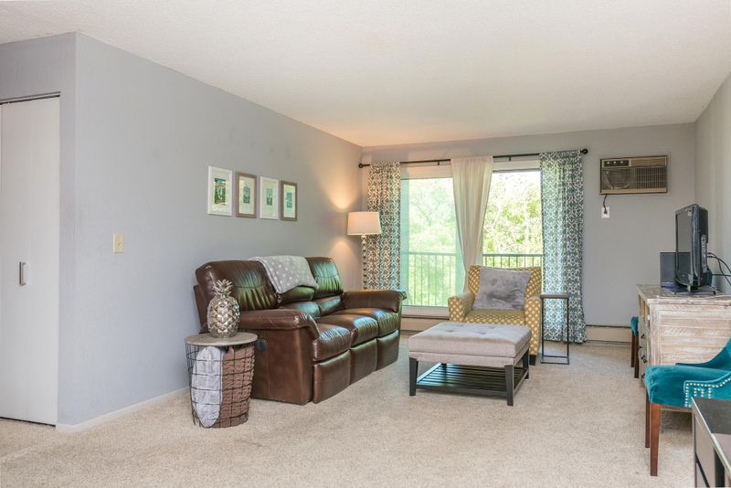 1700 Four Oaks Rd #239, Eagan, MN 55121