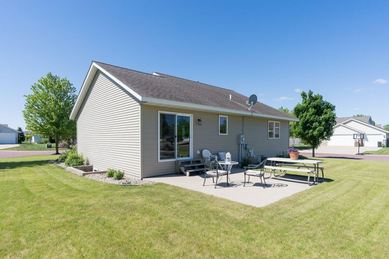 112 Sawgrass Ct, Mankato, MN 56001