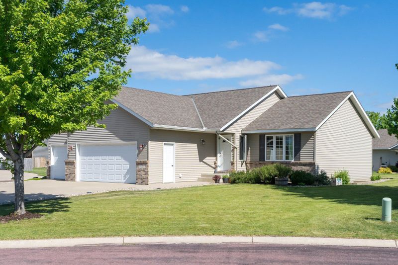112 Sawgrass Ct, Mankato, MN 56001