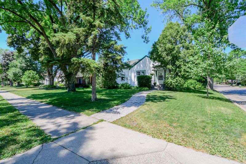933 Nebraska Ave W, Saint Paul, MN 55117