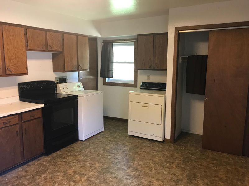 431 9th St, Heron Lake, MN 56137