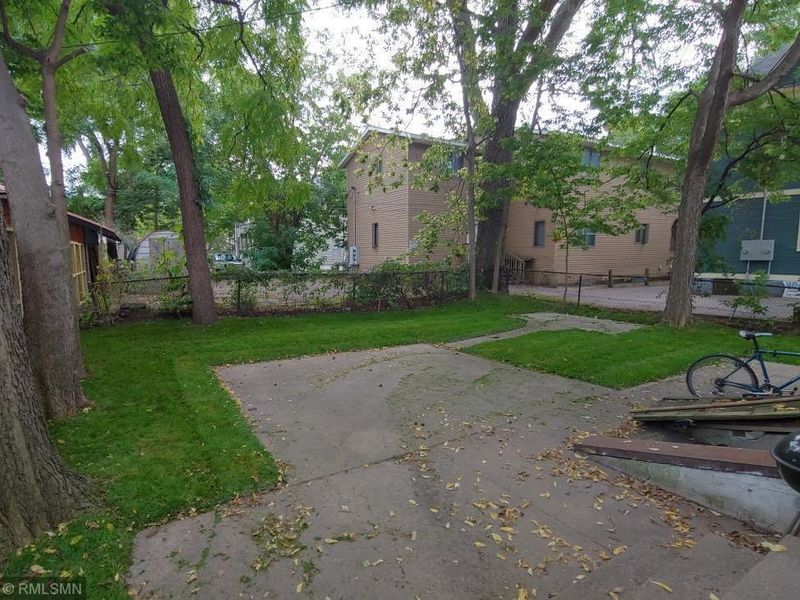 608 6th Ave SE, Minneapolis, MN 55414