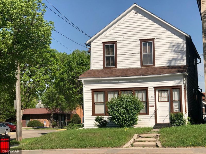 424 N Main St, Crookston, MN 56716