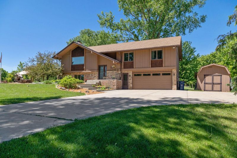 245 County Road 92, Maple Plain, MN 55359
