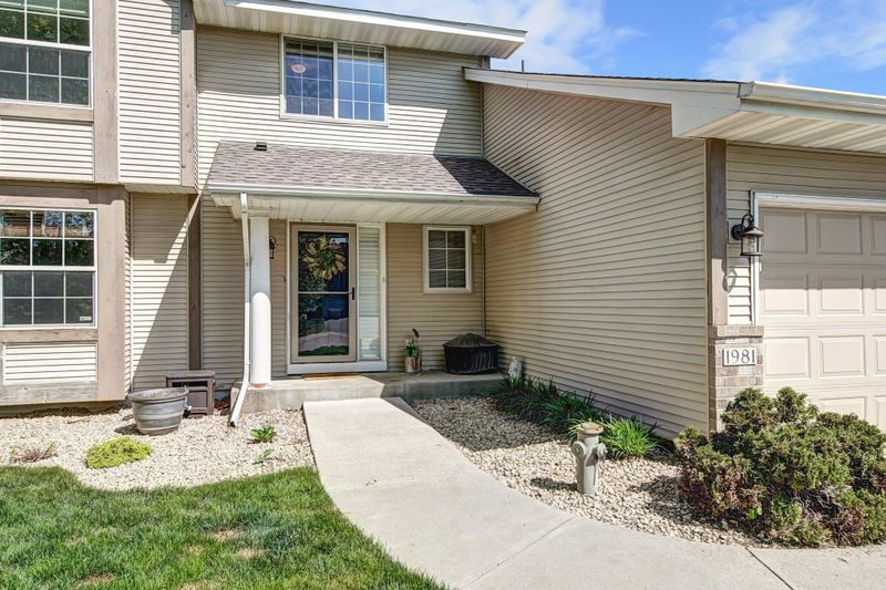 1981 Blue Jay St, Shakopee, MN 55379