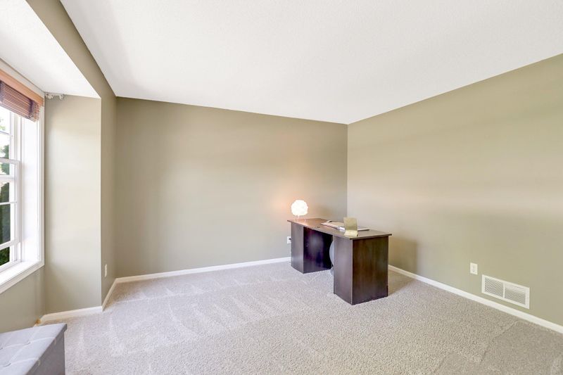 1981 Blue Jay St, Shakopee, MN 55379