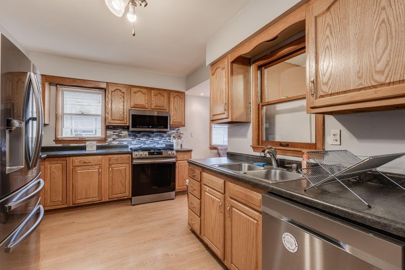 3318 Thomas Ave N, Minneapolis, MN 55412