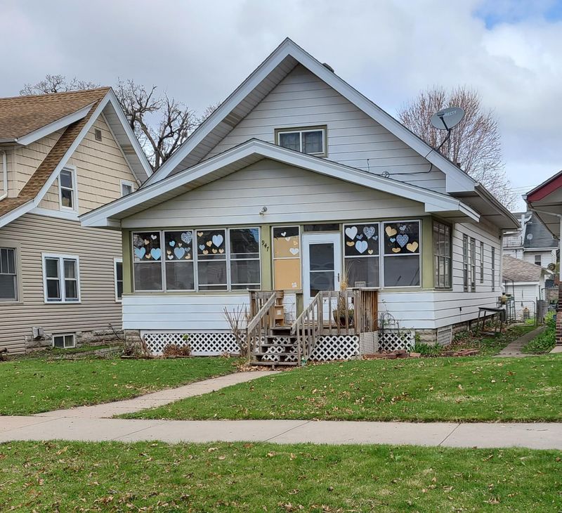 947 Wakefield Ave, Saint Paul, MN 55106