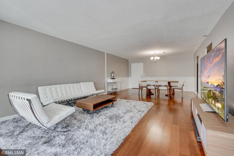 6450 York Ave S #211, Edina, MN 55435