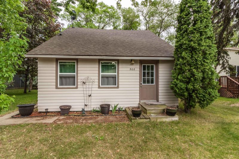 308 6th St S, Sauk Rapids, MN 56379
