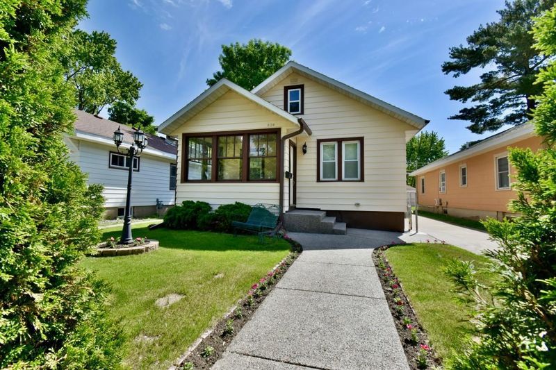 824 13th Ave S, Saint Cloud, MN 56301