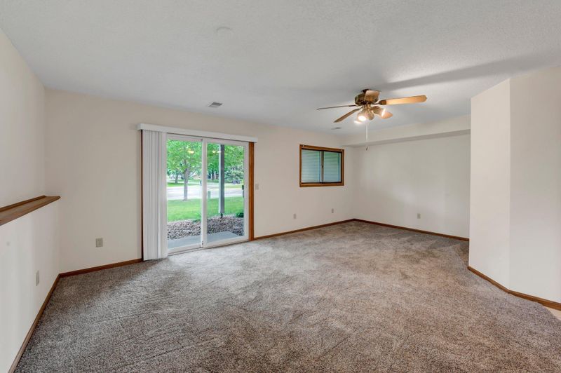 811 Evergreen Cir, Burnsville, MN 55337