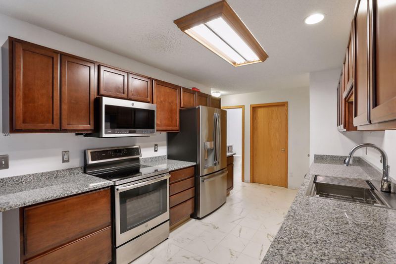 8823 Hastings Cir NE, Blaine, MN 55449