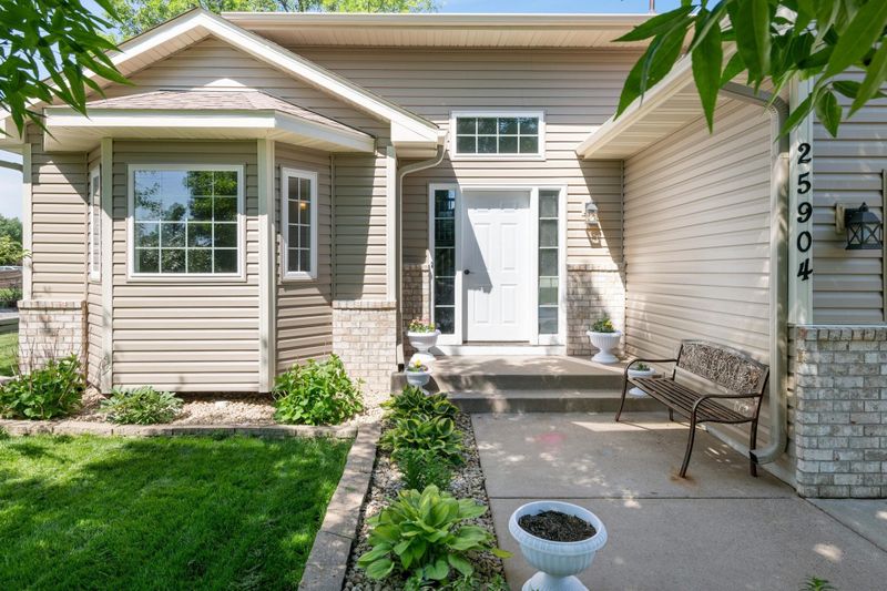 25904 15th St W, Zimmerman, MN 55398