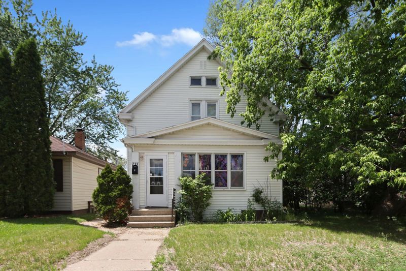 737 Washington Memorial Dr, Saint Cloud, MN 56301