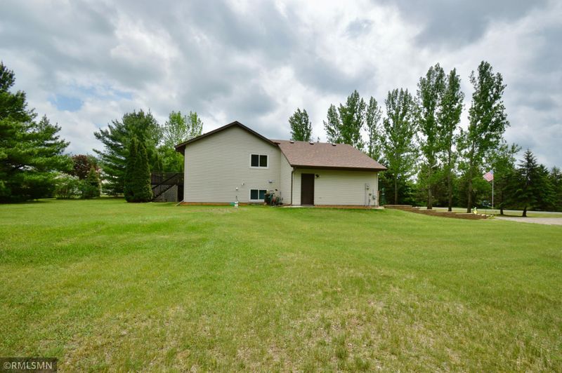 5526 277th St, Wyoming, MN 55092