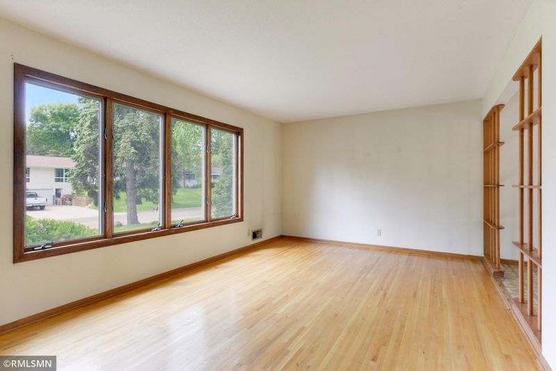 2603 Roth Pl, White Bear Lake, MN 55110