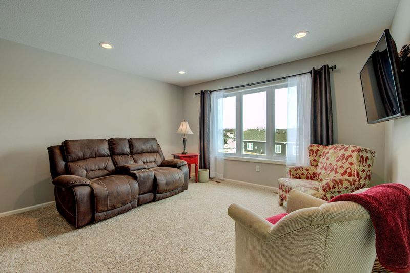 333 2nd St NW, Mayer, MN 55360