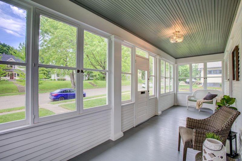 300 Division St E, Buffalo, MN 55313