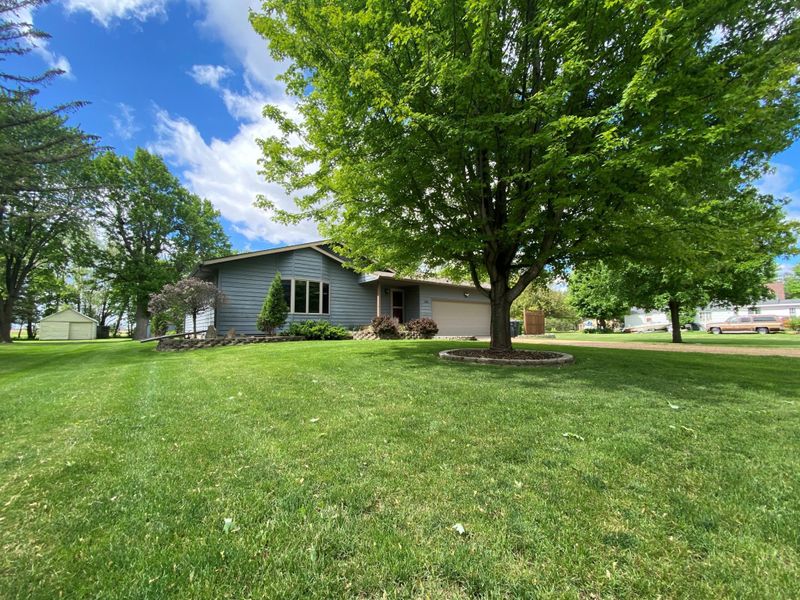 1306 3rd Ave, Brewster, MN 56119