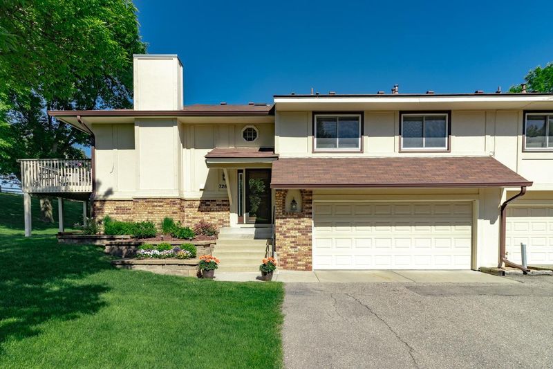 7265 Pontiac Cir, Chanhassen, MN 55317