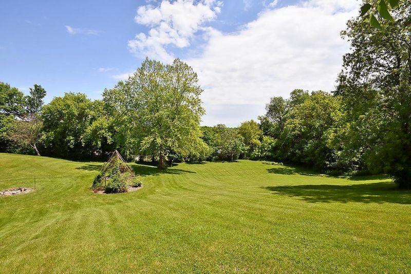 1507 Division St E, Faribault, MN 55021