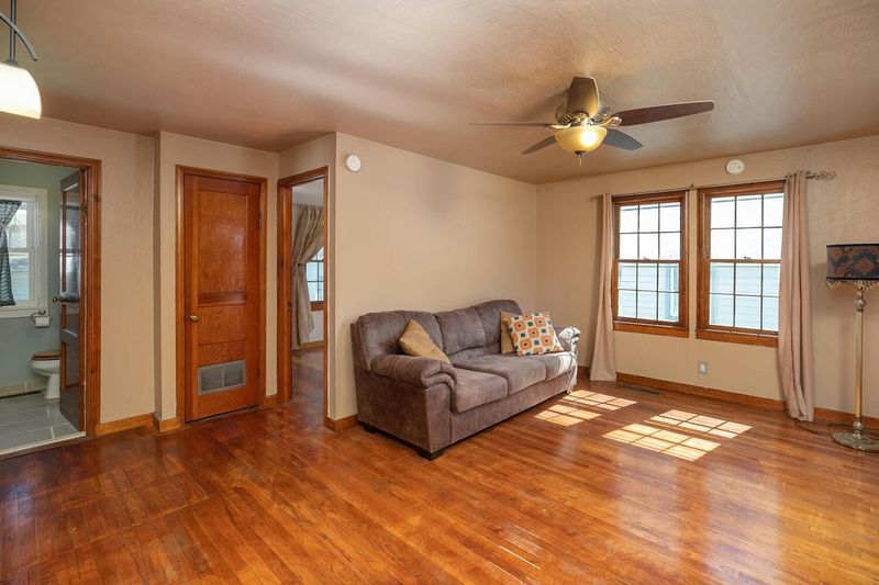 1421 3rd St NE, Rochester, MN 55906