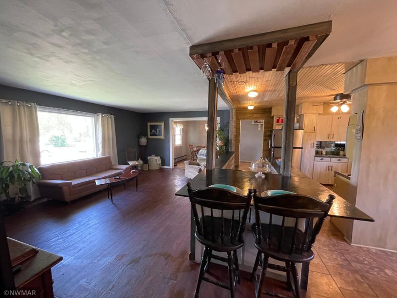 710 4th St NE, Roseau, MN 56751