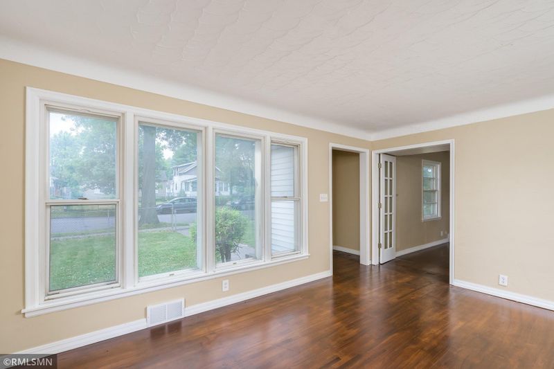 1169 Lawson Ave E, Saint Paul, MN 55106