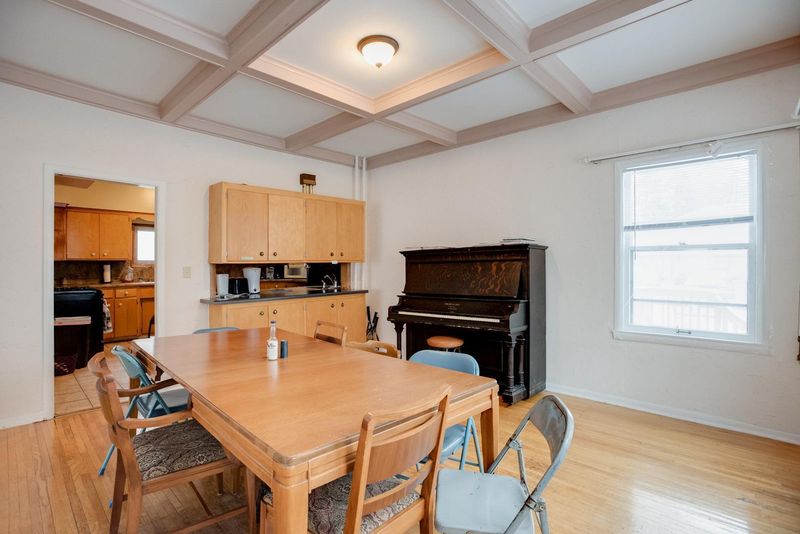 1502 Raymond Ave, Saint Paul, MN 55108
