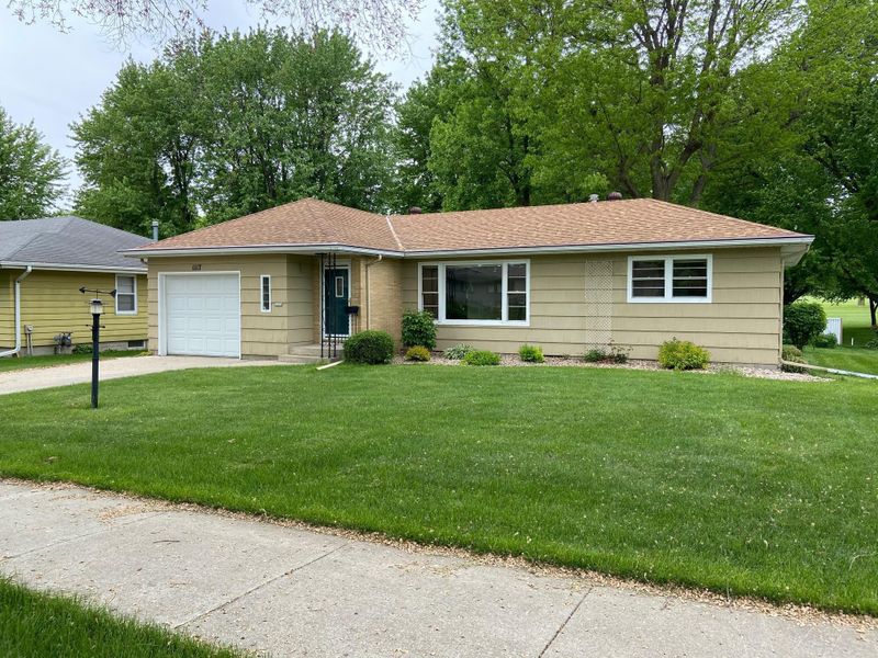 1117 Elmwood Ave, Worthington, MN 56187