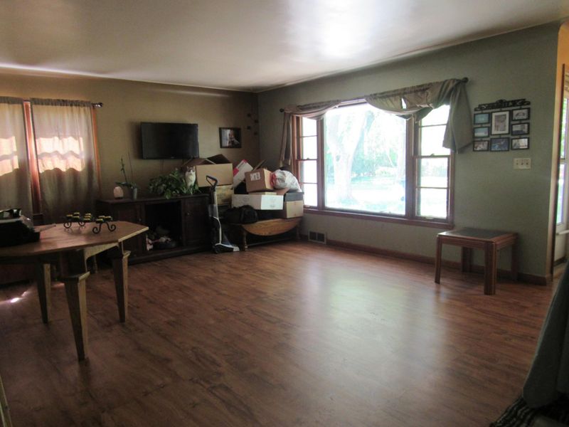 711 8th Ave, Worthington, MN 56187