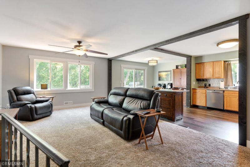 8650 Darnel Rd, Eden Prairie, MN 55344