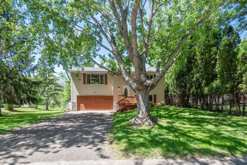 384 5th St NW, Forest Lake, MN 55025