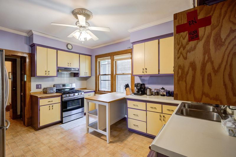 1039 Como Pl, Saint Paul, MN 55103
