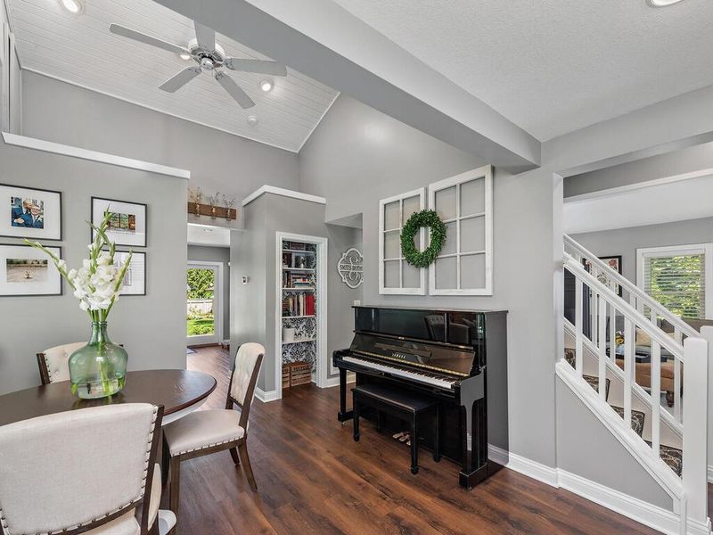 222 W 78th St, Chanhassen, MN 55317