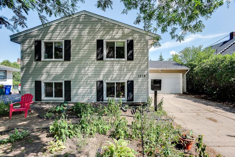 1379 Canfield Ave, Saint Paul, MN 55108