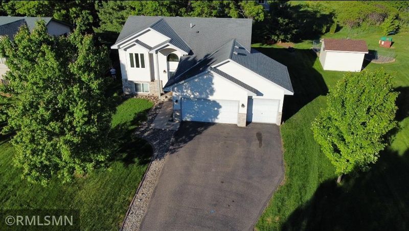 26551 10th St W, Zimmerman, MN 55398