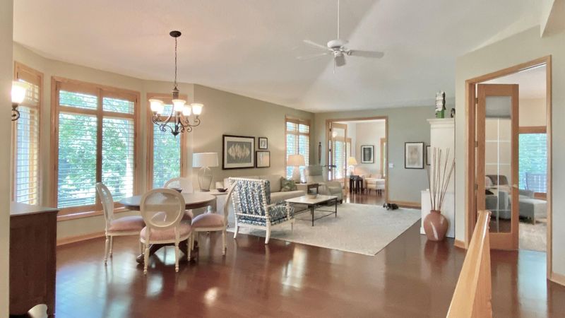 9044 Sutton Dr, Eden Prairie, MN 55347