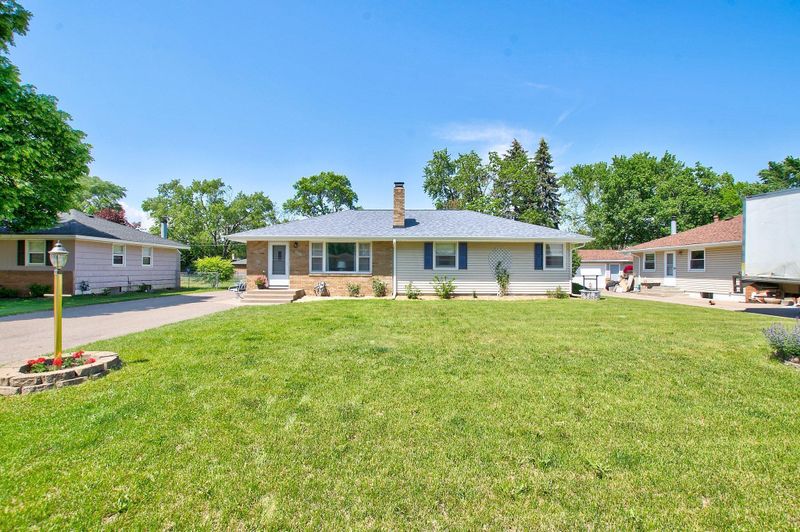 4000 Janet Ln, Brooklyn Center, MN 55429