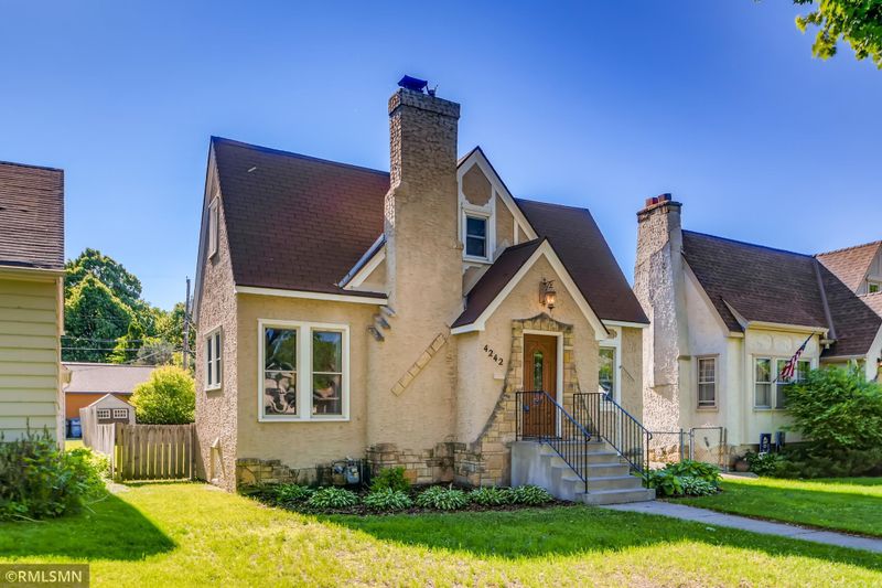 4242 Portland Ave, Minneapolis, MN 55407