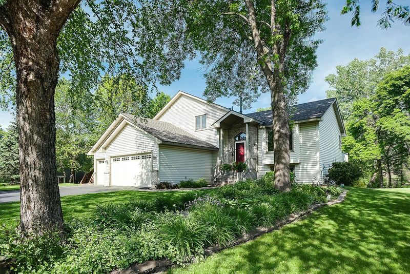 6346 Red Hawk Trl, Lino Lakes, MN 55014
