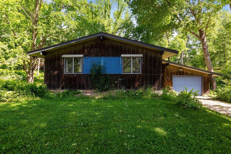619 9th St E, Northfield, MN 55057