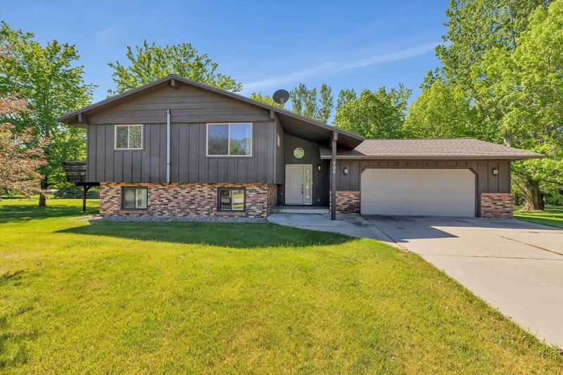 706 Main St W, Melrose, MN 56352