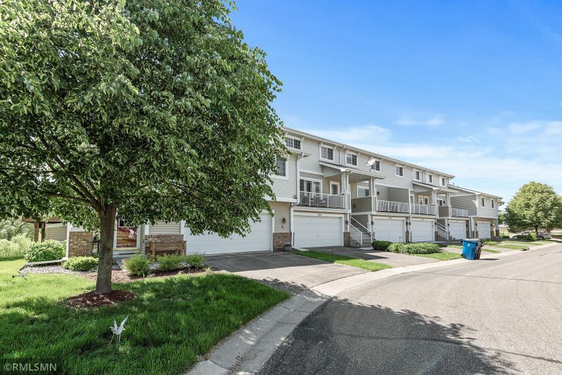 17668 69th Pl N #603, Maple Grove, MN 55311