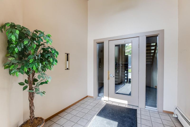 14855 Endicott Way #303, Apple Valley, MN 55124